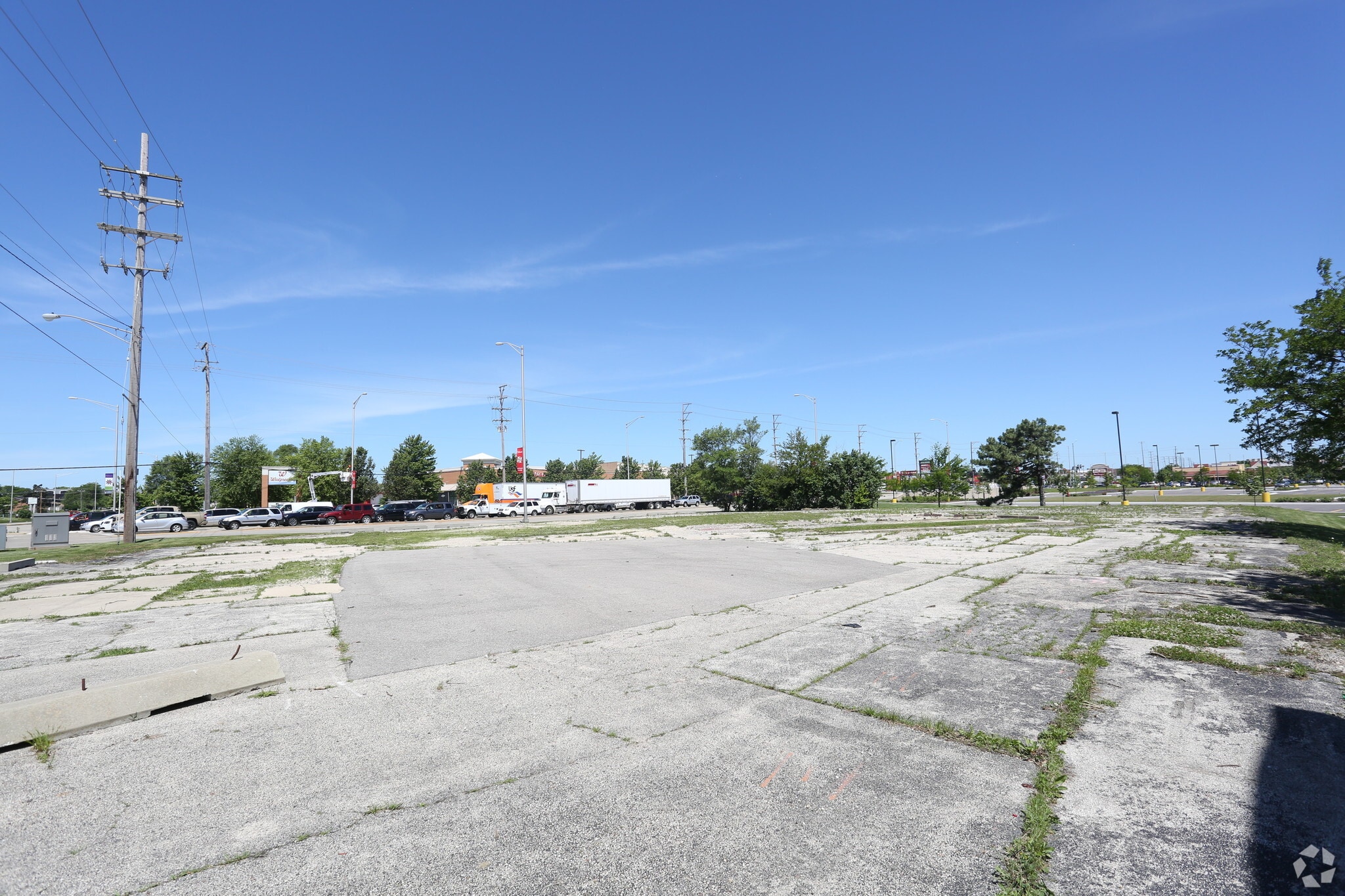 2 E Higgins Rd, Hoffman Estates, IL for sale Primary Photo- Image 1 of 5