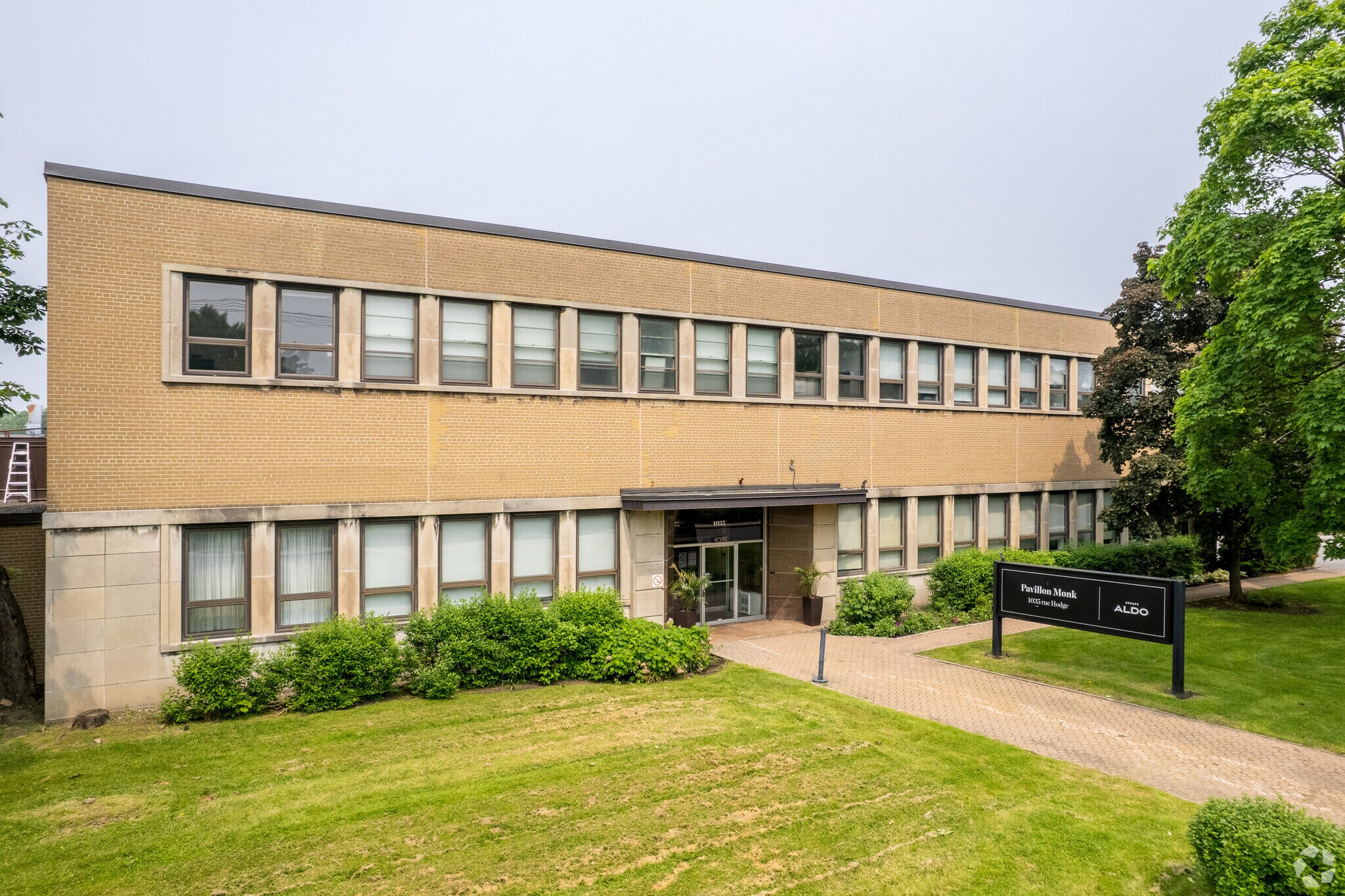 1035-1065 Rue Hodge, Montréal, QC à vendre Photo principale- Image 1 de 1