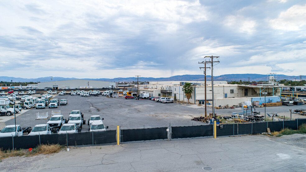 444 W Avenue H6, Lancaster, CA for lease - Building Photo - Image 1 of 6