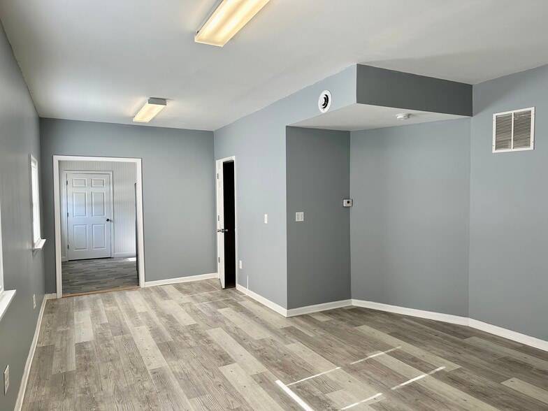 80 Beauchamp Dr, Elkton, MD for lease - Building Photo - Image 2 of 11