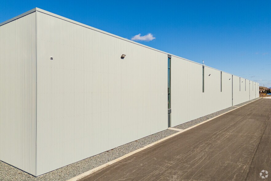 2900 Ch De La Baronnie, Varennes, QC à louer - Photo du bâtiment - Image 3 de 7