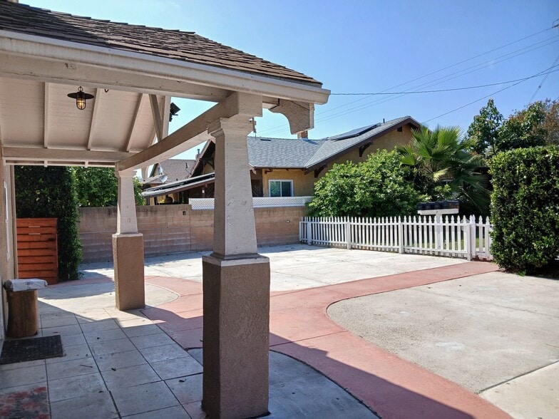 626 E 3rd St, Santa Ana, CA for sale - Building Photo - Image 3 of 9