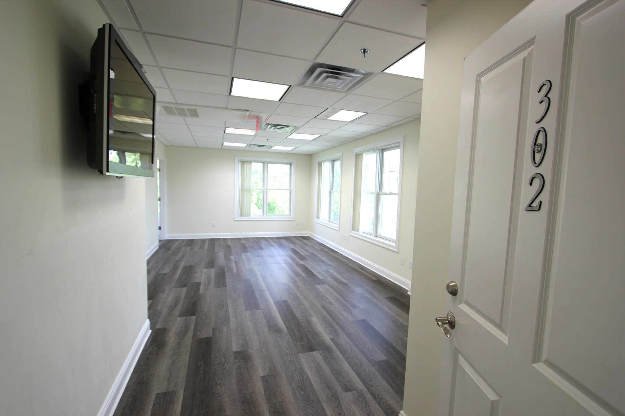 9 Summer St, Franklin, MA for lease Interior Photo- Image 1 of 6