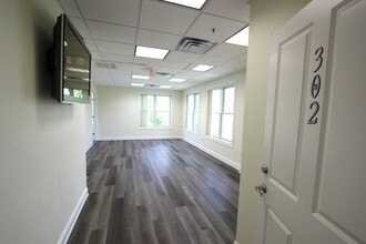 9 Summer St, Franklin, MA for lease Interior Photo- Image 1 of 6