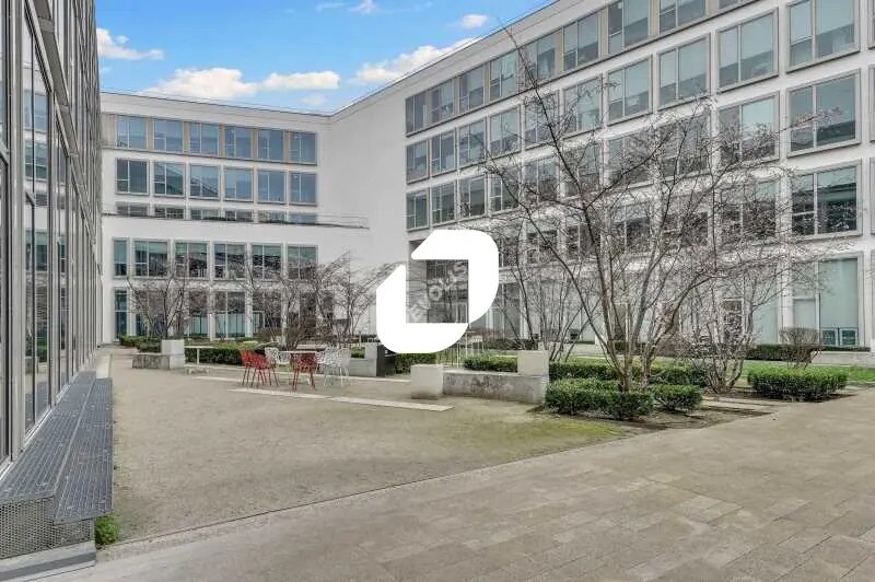 Flex in Saint-Denis for lease Building Photo- Image 1 of 15