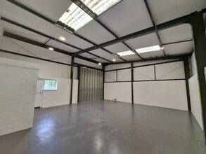 Buckholt Dr, Worcester à louer Photo du bâtiment- Image 2 de 2