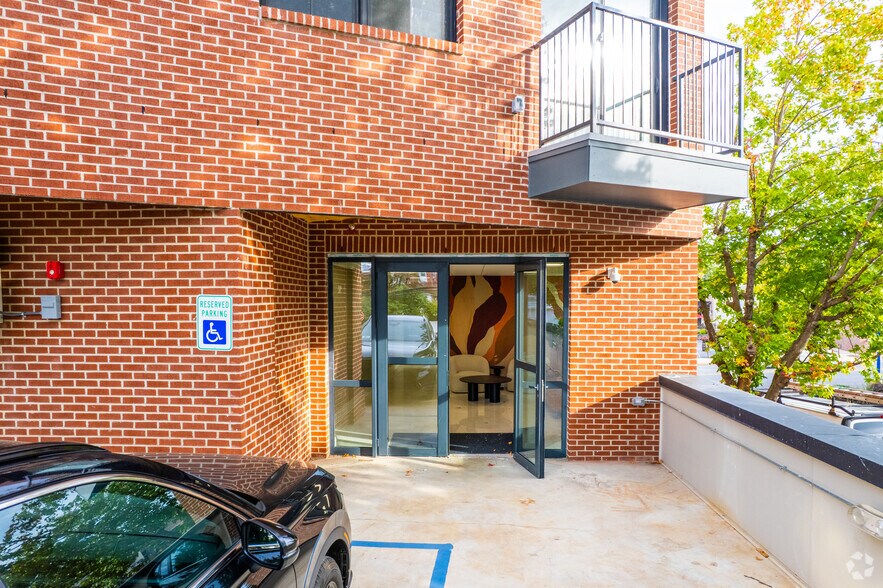 348 Bridge St, Phoenixville, PA à louer - Photo du bâtiment - Image 3 de 6