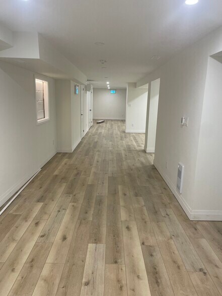 434 Royal York Rd, Toronto, ON à louer - Photo du bâtiment - Image 2 de 15