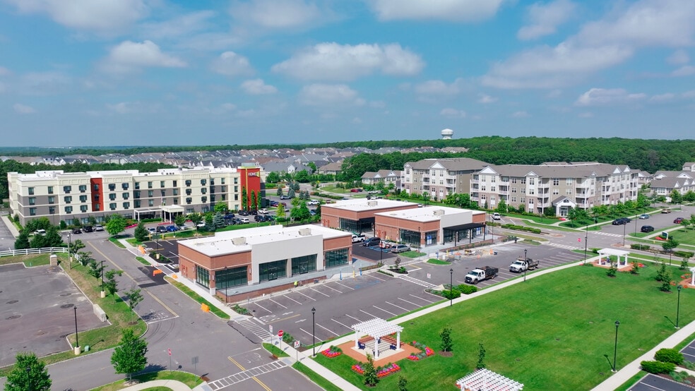 901 Boulevard E, Yaphank, NY for lease - Building Photo - Image 1 of 29