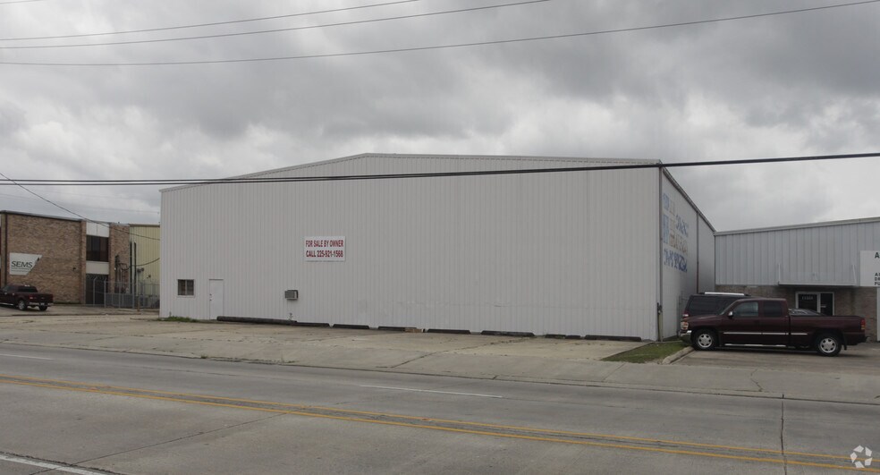 11592 S Choctaw Dr, Baton Rouge, LA à louer - Photo du bâtiment - Image 2 de 35