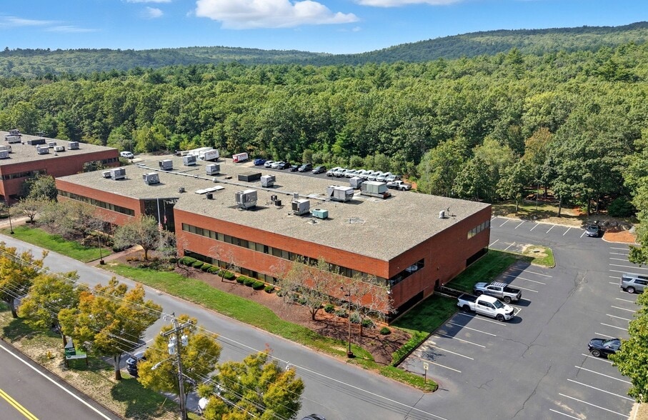 325 Wood Rd, Braintree, MA for lease - Building Photo - Image 3 of 16