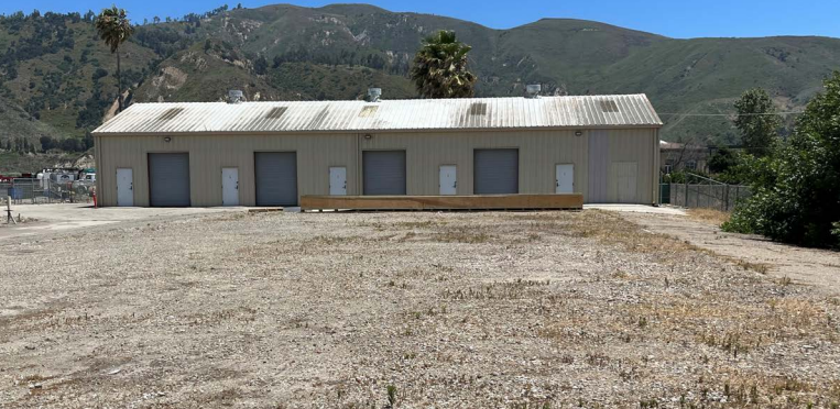 905 Corporation St, Santa Paula, CA for lease - Building Photo - Image 1 of 2