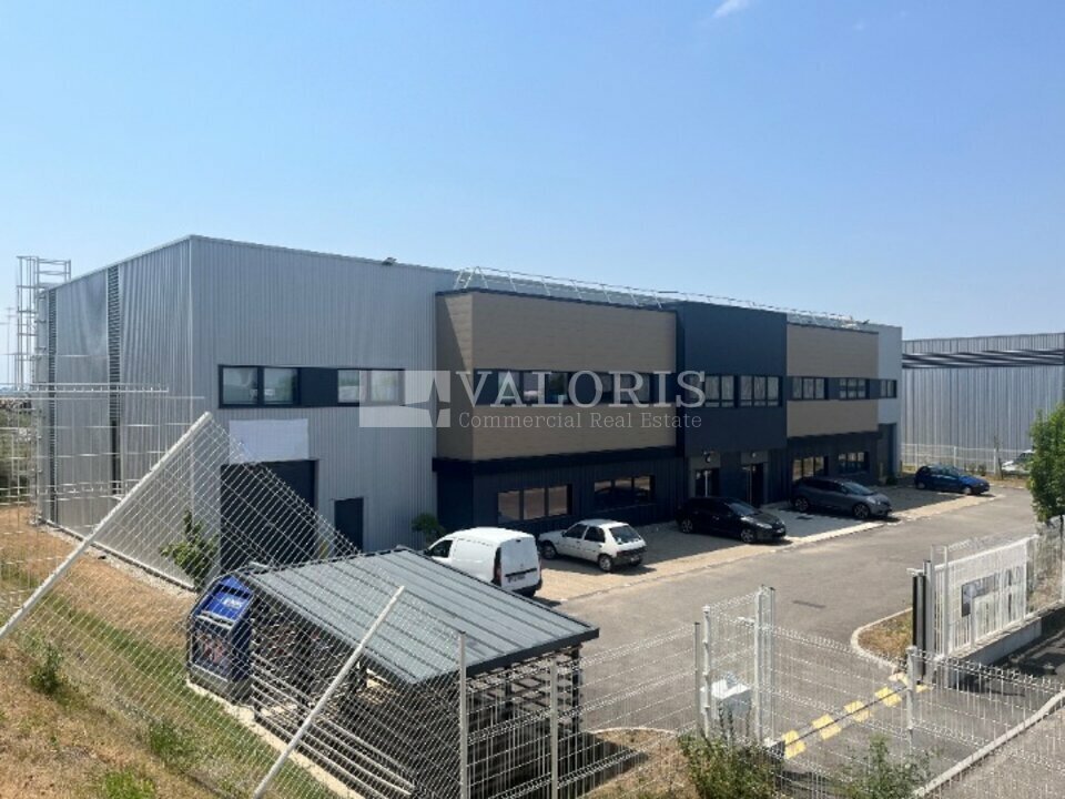 Flex in Colombier-Saugnieu for lease Building Photo- Image 1 of 6