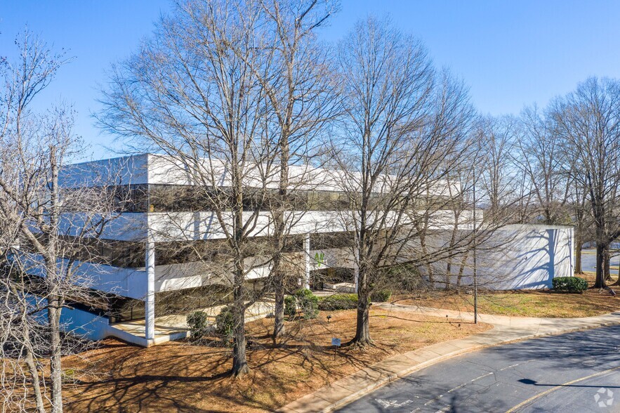 10005 Monroe Rd, Charlotte, NC for sale - Primary Photo - Image 1 of 1