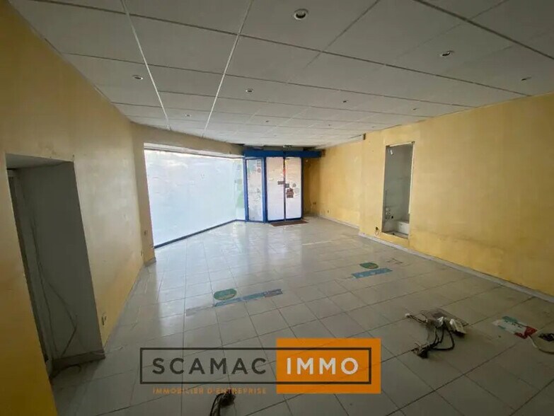 Retail in Roquefort-la-Bédoule for sale - Interior Photo - Image 1 of 5