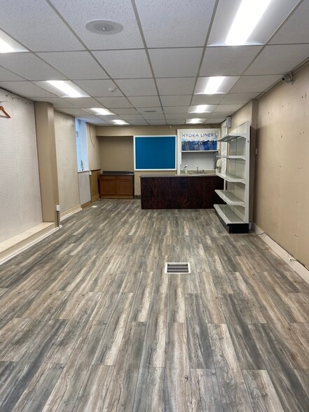 39-47 E Pittsburgh St, Greensburg, PA for lease - Interior Photo - Image 3 of 6