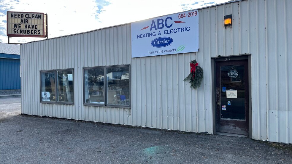 411 W 2nd Ave, Colville, WA à vendre - Photo du bâtiment - Image 3 de 6