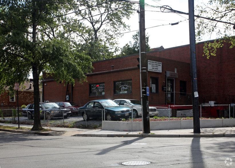 4121 Minnesota Ave NE, Washington, DC à vendre - Photo du bâtiment - Image 2 de 26