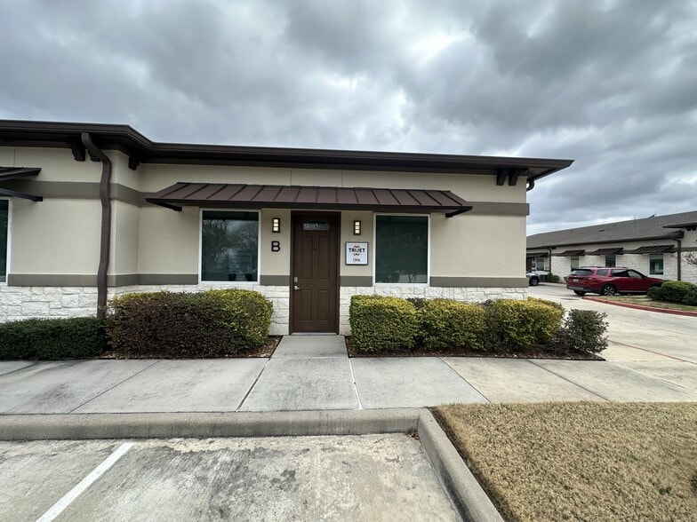 17154 N Eldridge Pky, Tomball, TX à louer - Photo principale - Image 1 de 17