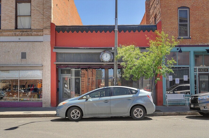 225 F St, Salida, CO à vendre - Photo principale - Image 1 de 12