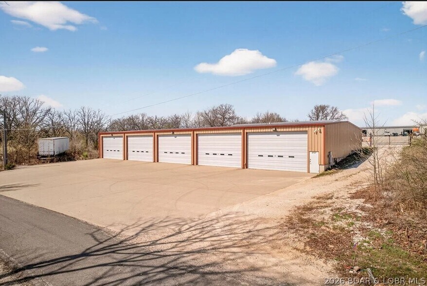 3737 Antioch Lane, Osage Beach, MO à louer - Photo du bâtiment - Image 3 de 14