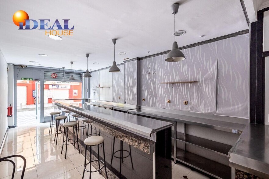 Retail in Granada, Granada for sale - Interior Photo - Image 3 of 13