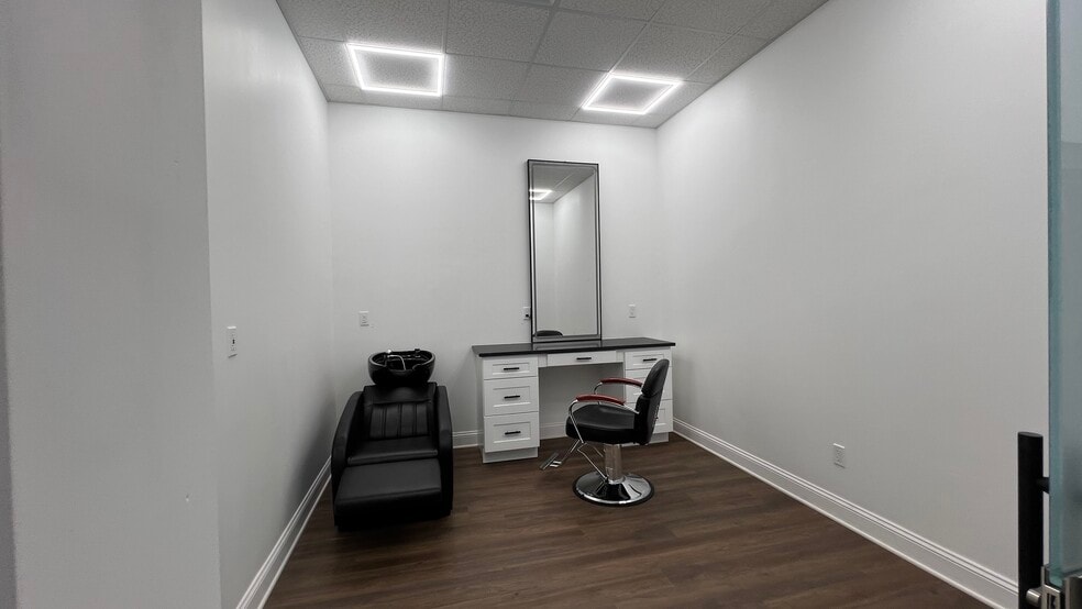 1651 Powder Springs Rd, Marietta, GA for lease - Building Photo - Image 2 of 13