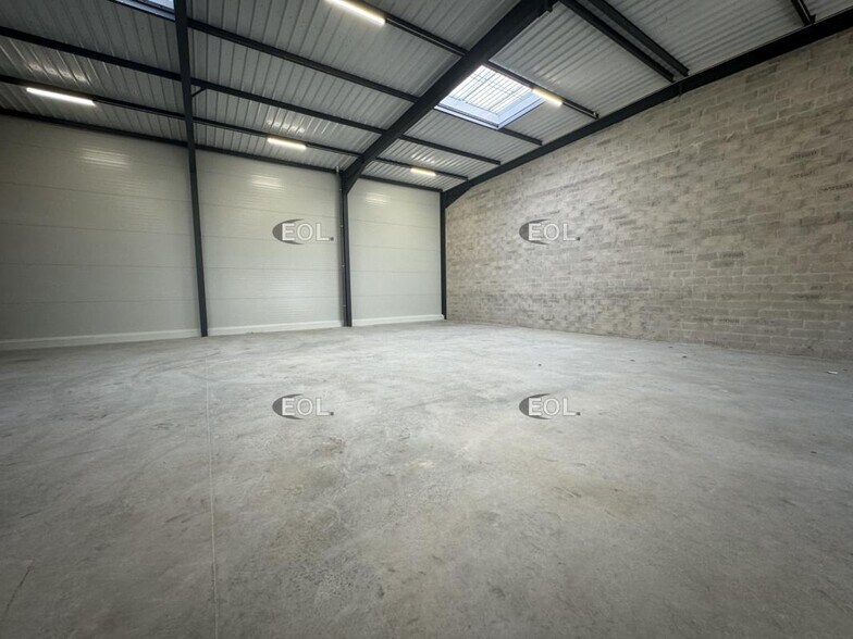 Flex in Bondoufle for lease - Interior Photo - Image 3 of 4