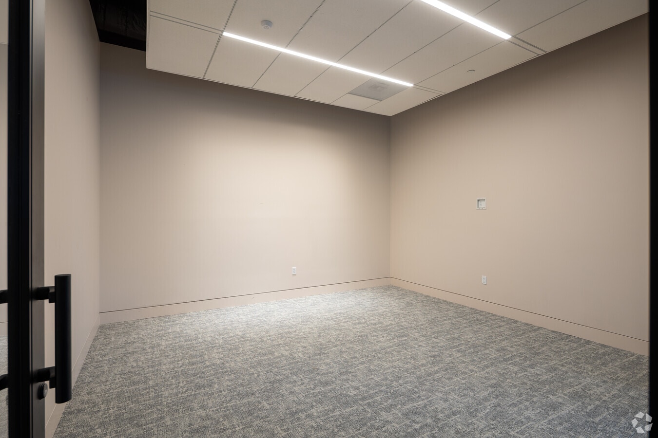 200 E Baker St, Costa Mesa, CA 92626 - Unit 104 -  - Interior Photo - Image 2 of 3