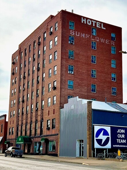 409 NW 3rd St, Abilene, KS for sale - Building Photo - Image 3 of 16