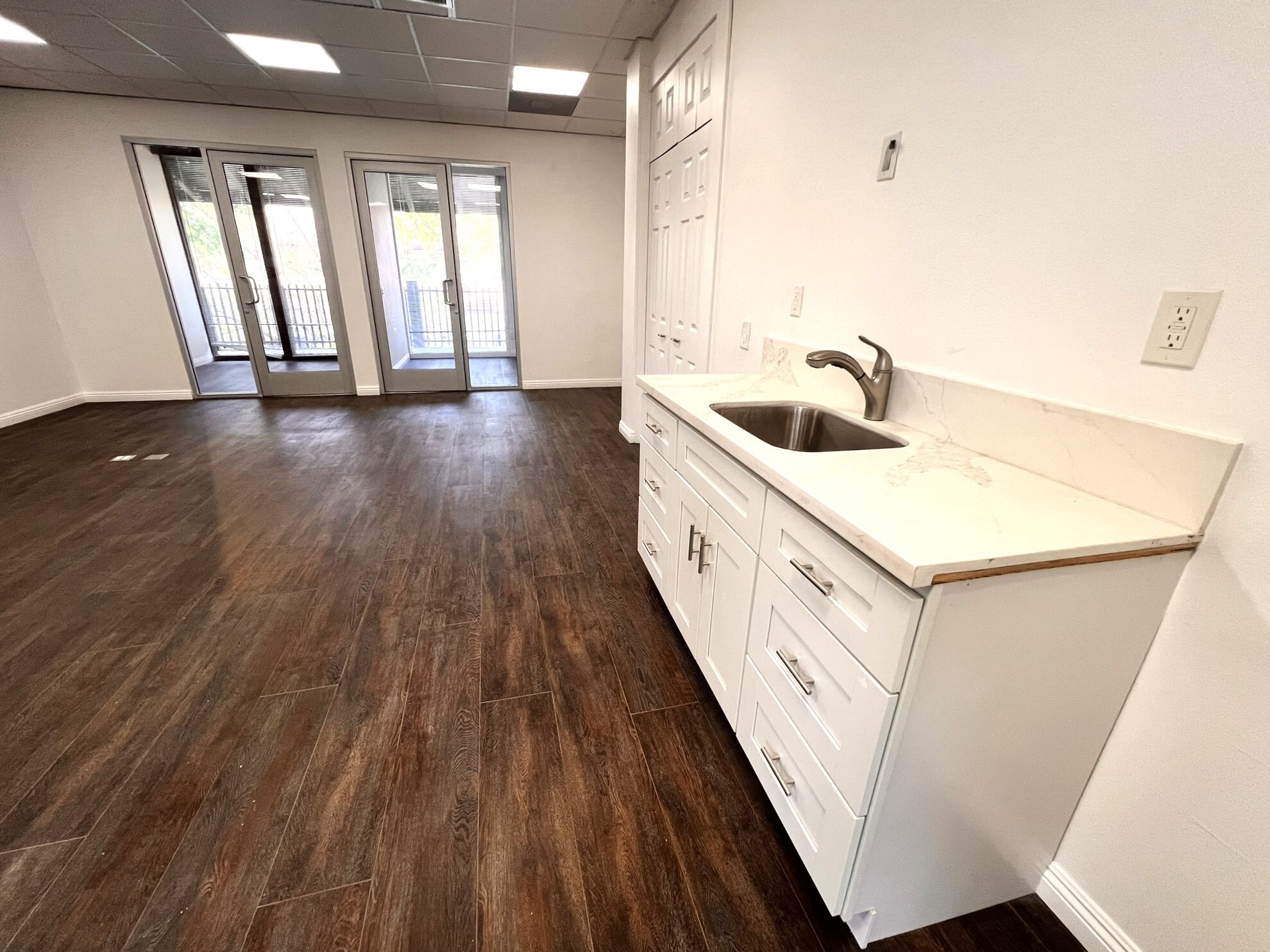 2665 30th St, Santa Monica, CA for lease Interior Photo- Image 1 of 7