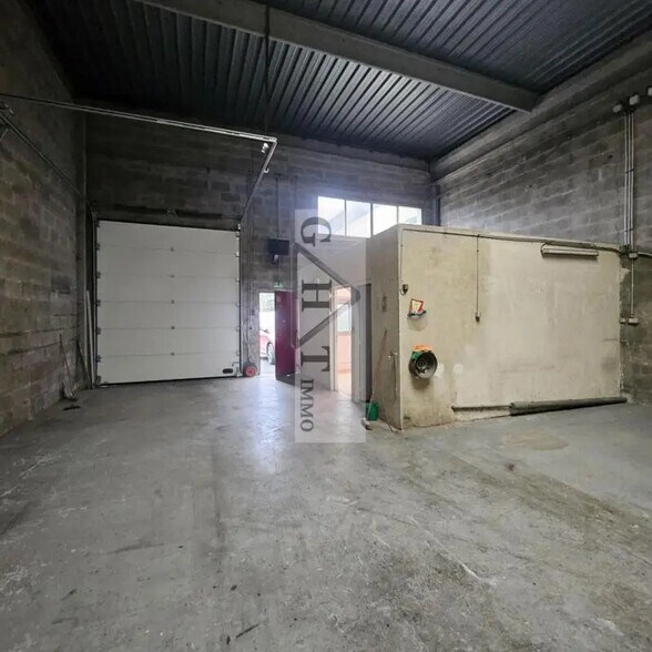 Bureau dans Valenton à louer - Photo du bâtiment - Image 2 de 5