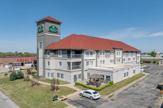 Plus de détails pour 23 N 67th East Ave, Tulsa, OK - Services hôteliers à vendre