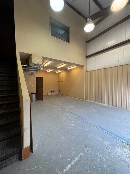 367 N Clarendon Ave, Scottdale, GA à vendre - Photo du bâtiment - Image 3 de 7