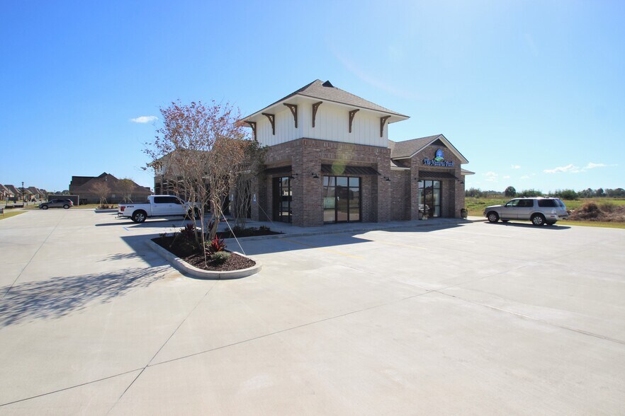 100 Sabal Palms Row, Youngsville, LA à louer - Photo du bâtiment - Image 3 de 4