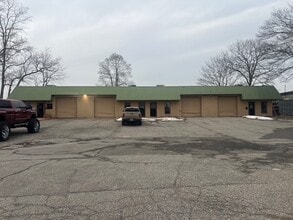 50 Rocky Point Yaphank Rd, Rocky Point, NY à louer Photo intérieure- Image 1 de 10