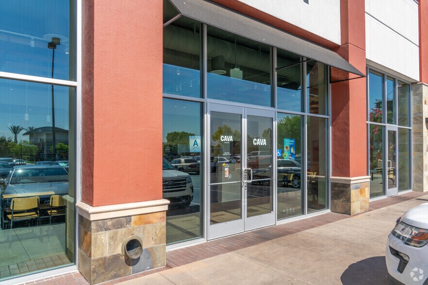 13865 City Center Dr, Chino Hills, CA à vendre - Photo du bâtiment - Image 3 de 4