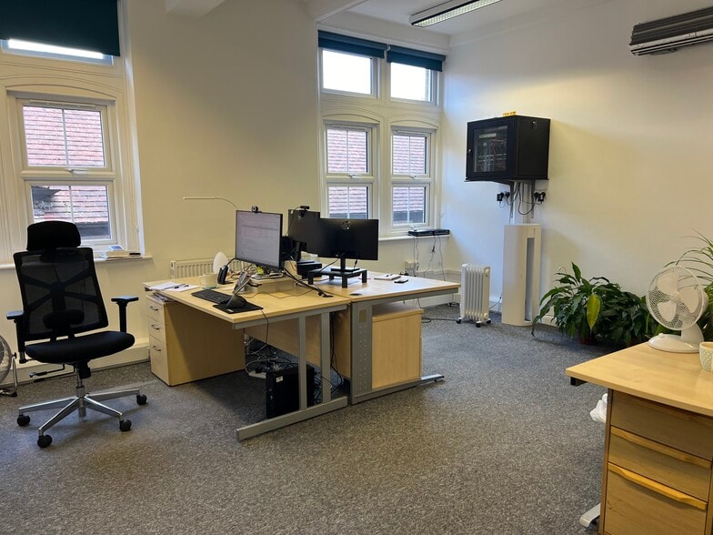 36-38 Church Rd, Burgess Hill à louer - Photo intérieure - Image 3 de 12