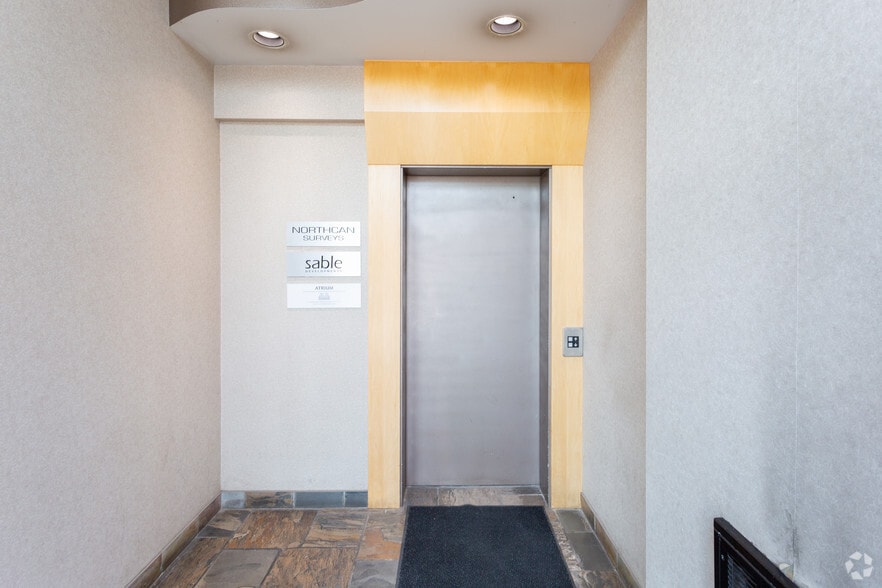 1111-1117 Kensington Rd NW, Calgary, AB for lease - Lobby - Image 2 of 22