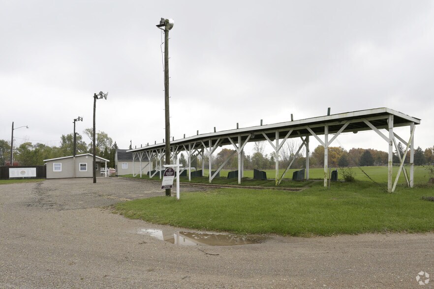 2770 S Centerville Rd, Sturgis, MI à vendre - Photo principale - Image 2 de 15