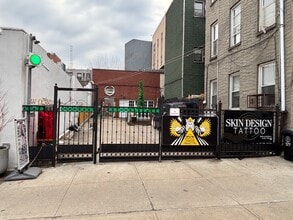 583 Driggs Ave, Brooklyn, NY à louer Photo du bâtiment- Image 1 de 7