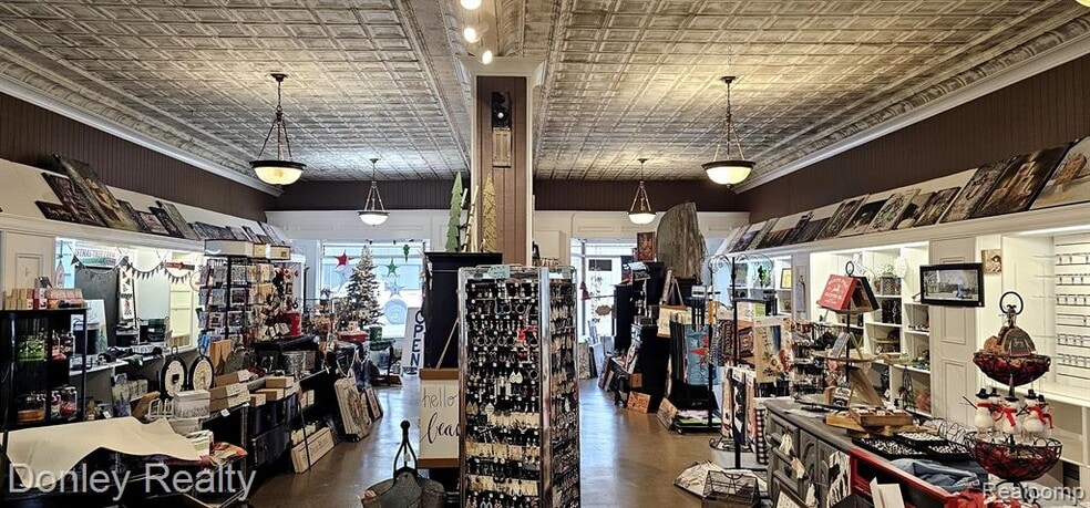 3014 Main St, Marlette, MI for sale - Interior Photo - Image 3 of 10