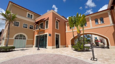 23150 Fashion Dr, Estero, FL à louer Photo intérieure- Image 1 de 18