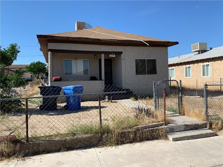 608 E Buena Vista St, Barstow, CA à vendre - Photo du bâtiment - Image 2 de 7