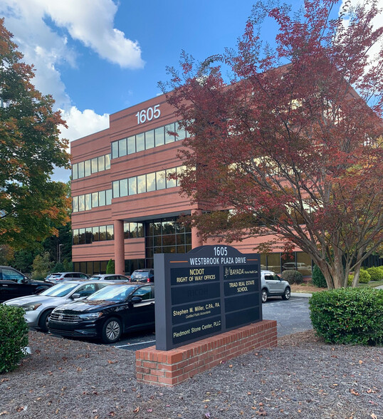 1605 Westbrook Plaza Dr, Winston-Salem, NC for lease - Building Photo - Image 1 of 11