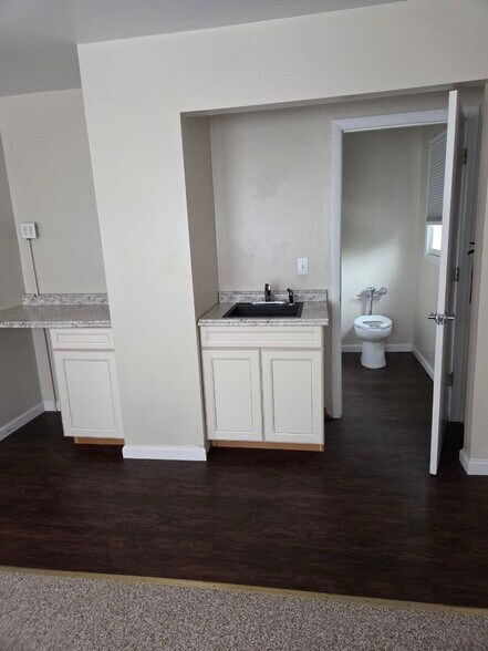 366 Herbertsville Rd, Brick, NJ à louer - Photo intérieure - Image 3 de 24