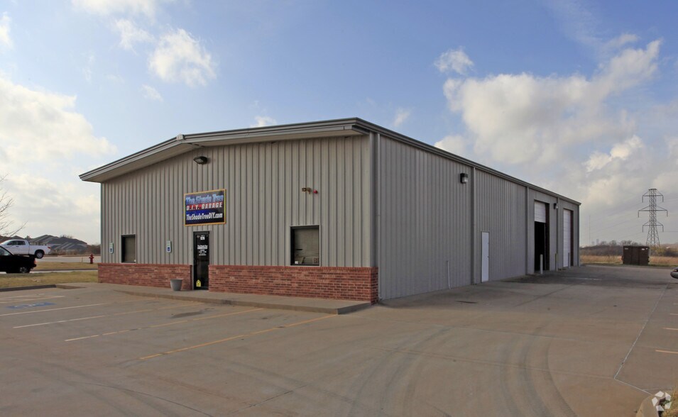 1279 N Air Depot Blvd, Oklahoma City, OK à vendre - Photo du bâtiment - Image 2 de 3