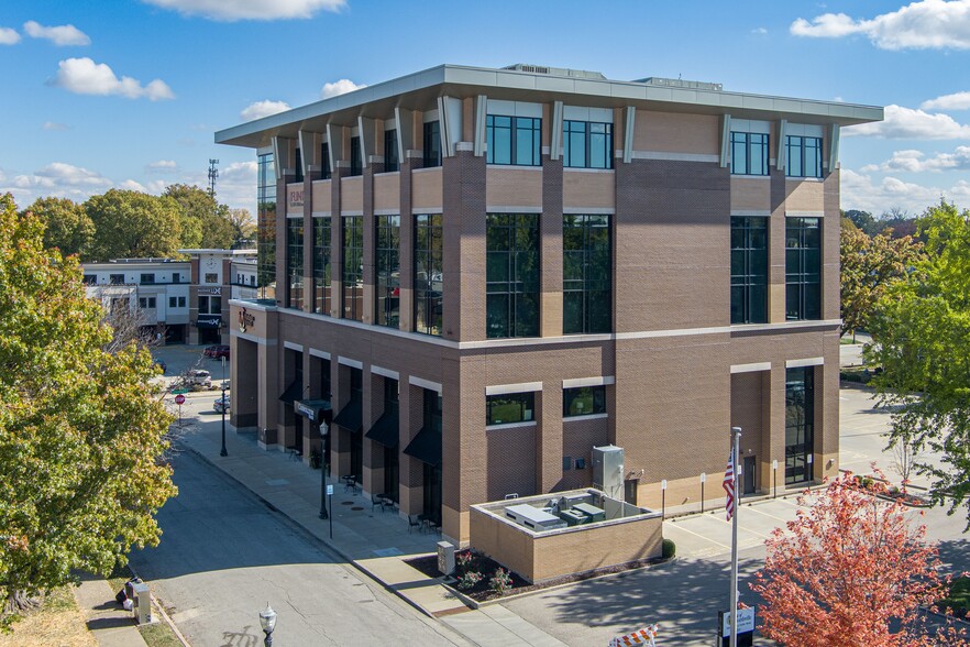 222 E Park St, Edwardsville, IL for lease - Building Photo - Image 2 of 25