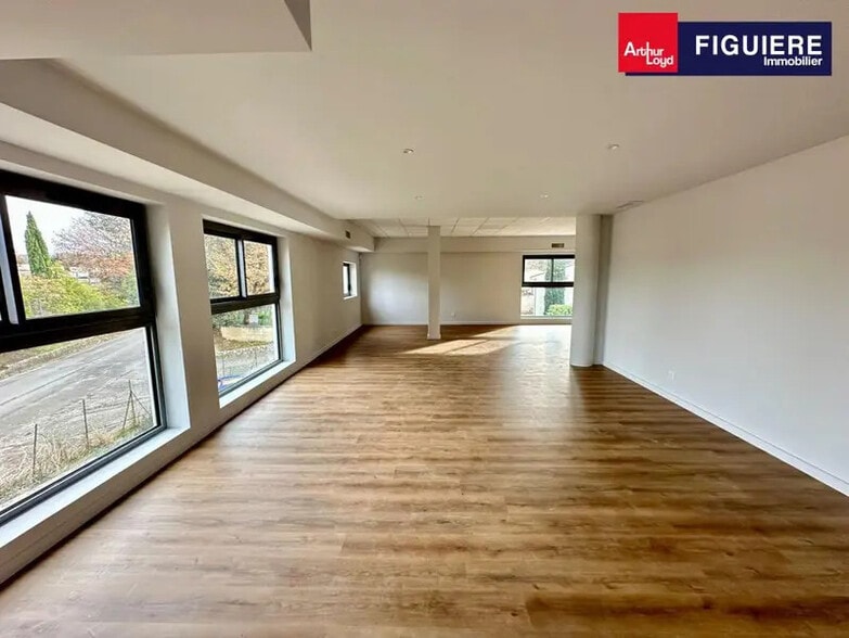 247 Avenue Jean Monnet, Saint-Cannat for lease - Interior Photo - Image 2 of 13