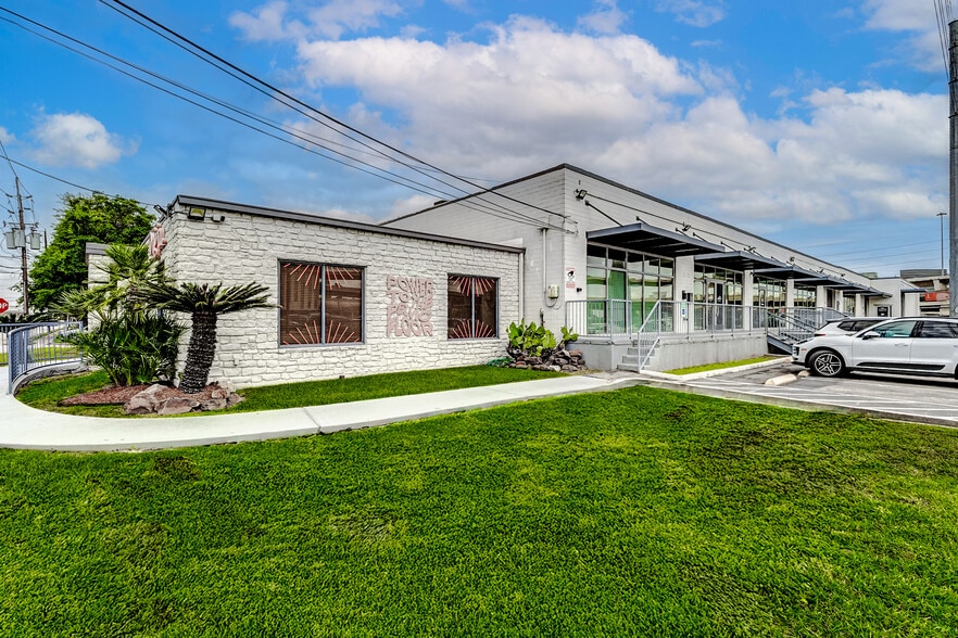 4950 Terminal St, Bellaire, TX for sale - Building Photo - Image 3 of 9